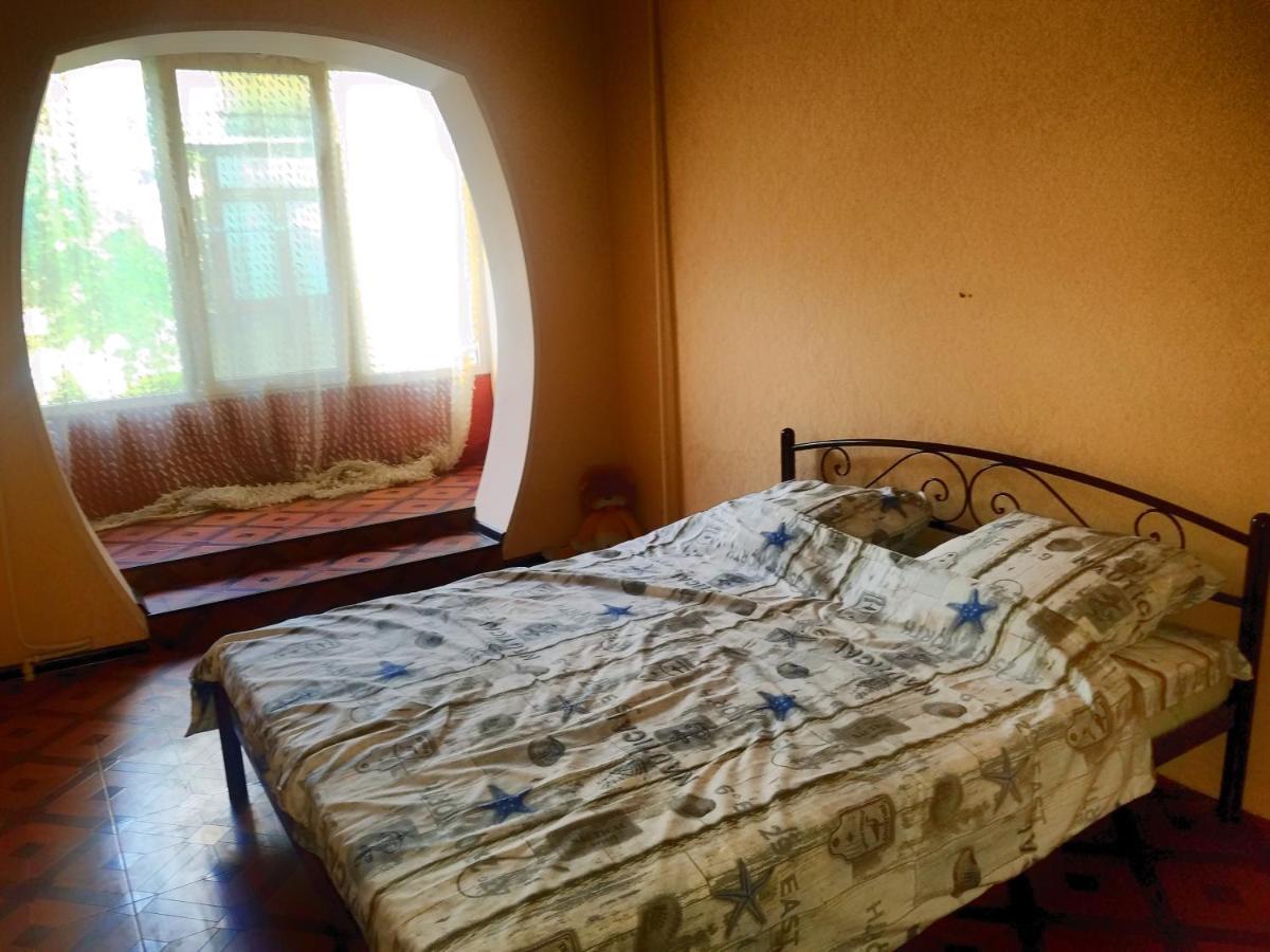 Viktor Apartment Chornomorsk Buitenkant foto